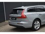 Volvo V60 B4 Essential Adaptieve Cruise Control | BLIS | Achterruitrijcamera | Lederen bekleding | Stoel en stuurwiel verwarming | Google services | Achterbank verwarmd |