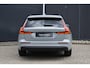 Volvo V60 B4 Essential Adaptieve Cruise Control | BLIS | Achterruitrijcamera | Lederen bekleding | Stoel en stuurwiel verwarming | Google services | Achterbank verwarmd |
