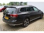 Volkswagen Passat Variant 1.4 TSI PHEV GTE Business | Incl. 12 maanden Garantie | Panorama dak | Stoelmassage | Adaptive cruise | Achteruitrijcamera | Keyless entry/start | Stoel/stuur verwarming | Elektrische kofferbakklep | Apple CarPlay/Android Auto | Climate controle | Navigatie | Standkachel | Lederen bekleding | Dodehoekdetectie |