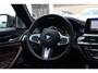 BMW 5-Serie M550i xDrive DEALER OH PANO B&W MASSAGE 360 ACC