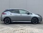 Nissan Leaf Tekna 39 kWh / Lage Km's! / Dealer Onderhouden / SOH 95,19% / Cruise Control / Apple Carplay&Android Auto / Airco / Voor Stoelverwarming / Dode Hoek Detectie / Full-Map Navigatie / E-Pedal Drive / Lichtmetalen Velgen 17" / Stuur Verwarming / Keyless Start&Entry /