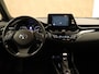 Toyota C-HR / C-HR+ 1.8 Hybrid Style - ORIGINEEL NEDERLANDSE AUTO - CRUISE CONTROL ADAPTIEF - PARKEERSENSOREN VOOR + ACHTER - DODEHOEKDETECTIE - LICHTMETALEN VELGEN 18 INCH - NAVIGATIE FULL MAP - STOELVERWARMING VOORZIJDE - EXTRA GETINT GLAS