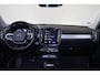 Volvo XC40 T4 R-Design - Harman/Kardon audio - Parkeercamera achter - Verwarmde voorstoelen - Parkeersensoren voor & achter - Draadloze tel. lader - Voorruit verwarming - Volvo On Call - Cruise control - Inklapbare Trekhaak 18' LMV