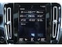 Volvo XC40 T4 R-Design - Harman/Kardon audio - Parkeercamera achter - Verwarmde voorstoelen - Parkeersensoren voor & achter - Draadloze tel. lader - Voorruit verwarming - Volvo On Call - Cruise control - Inklapbare Trekhaak 18' LMV