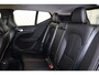 Volvo XC40 T4 R-Design - Harman/Kardon audio - Parkeercamera achter - Verwarmde voorstoelen - Parkeersensoren voor & achter - Draadloze tel. lader - Voorruit verwarming - Volvo On Call - Cruise control - Inklapbare Trekhaak 18' LMV