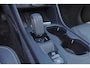 Volvo XC40 T4 R-Design - Harman/Kardon audio - Parkeercamera achter - Verwarmde voorstoelen - Parkeersensoren voor & achter - Draadloze tel. lader - Voorruit verwarming - Volvo On Call - Cruise control - Inklapbare Trekhaak 18' LMV