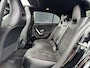 Mercedes-Benz A-klasse 180 Business Solution AMG Panoramadak + Geheugenstoelen, NL-Auto!