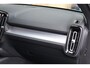Volvo XC40 T5 Recharge Plus Dark | Stoelverwarming | Trekhaak | Parkeercamera | H/K | Glossy Black | Keyless