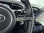 Hyundai Tucson 1.6 T-GDI HEV PREMIUM | AFNEEMBARE TREKHAAK | TREKGEWICHT 1650 KG | LEDER | CLIMA | CRUISE | 360 CAMERA | NAVI | 19'' LM VELGEN | STOEL- & STUURVERWARMING | PRIVACY GLASS |