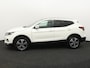 Nissan Qashqai 1.2 N-Connecta Bluetooth, panorama dak, Cruise control, Parkeersensor voor en achter, Keyless entry, Navigatiesysteem full map, Rijstrooksensor Ruime en comfortabele SUV. Luxe N-Connecta uitvoering. Veel moderne opties. Ideaal voor gezin en lange afstanden.Hoge instap en fijne wegligging.
