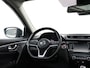 Nissan Qashqai 1.2 N-Connecta Bluetooth, panorama dak, Cruise control, Parkeersensor voor en achter, Keyless entry, Navigatiesysteem full map, Rijstrooksensor Ruime en comfortabele SUV. Luxe N-Connecta uitvoering. Veel moderne opties. Ideaal voor gezin en lange afstanden.Hoge instap en fijne wegligging.