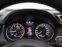 Nissan Qashqai 1.2 N-Connecta Bluetooth, panorama dak, Cruise control, Parkeersensor voor en achter, Keyless entry, Navigatiesysteem full map, Rijstrooksensor Ruime en comfortabele SUV. Luxe N-Connecta uitvoering. Veel moderne opties. Ideaal voor gezin en lange afstanden.Hoge instap en fijne wegligging.