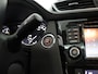 Nissan Qashqai 1.2 N-Connecta Bluetooth, panorama dak, Cruise control, Parkeersensor voor en achter, Keyless entry, Navigatiesysteem full map, Rijstrooksensor Ruime en comfortabele SUV. Luxe N-Connecta uitvoering. Veel moderne opties. Ideaal voor gezin en lange afstanden.Hoge instap en fijne wegligging.