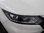 Nissan Qashqai 1.2 N-Connecta Bluetooth, panorama dak, Cruise control, Parkeersensor voor en achter, Keyless entry, Navigatiesysteem full map, Rijstrooksensor Ruime en comfortabele SUV. Luxe N-Connecta uitvoering. Veel moderne opties. Ideaal voor gezin en lange afstanden.Hoge instap en fijne wegligging.