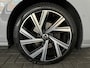 Volkswagen Golf 1.5 eTSI R-Line Pano|Trekhaak|Camera|IQ Light