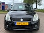 Suzuki Swift 1.5 Exclusive 3-Drs Airco Electric pakket Audio-CD/MP3 BAS LMV 16" ABS EBD Colorpakket Trekhaak Dealeronderh. Nw Apk!