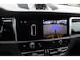 Porsche Macan 2.0 T / Trekhaak / Panoramadak / Camera / Luchtvering / Keyless / 21'' / Adaptieve Stoelen / Sportchrono / CarPlay / Stoel+Stuurverwarming / Dodehoek / DAB / ACC