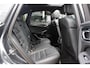 Porsche Macan 2.0 T / Trekhaak / Panoramadak / Camera / Luchtvering / Keyless / 21'' / Adaptieve Stoelen / Sportchrono / CarPlay / Stoel+Stuurverwarming / Dodehoek / DAB / ACC