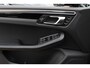 Porsche Macan 2.0 T / Trekhaak / Panoramadak / Camera / Luchtvering / Keyless / 21'' / Adaptieve Stoelen / Sportchrono / CarPlay / Stoel+Stuurverwarming / Dodehoek / DAB / ACC