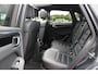 Porsche Macan 2.0 T / Trekhaak / Panoramadak / Camera / Luchtvering / Keyless / 21'' / Adaptieve Stoelen / Sportchrono / CarPlay / Stoel+Stuurverwarming / Dodehoek / DAB / ACC