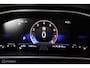 Volkswagen T-Roc 1.5 eTsi R-Line - Trekhaak Afneembaar- Camera - Navi- Stoel/stuurverwarming