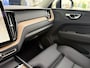 Volvo XC60 2.0 T8 Plug-in hybrid AWD Plus Dark 455pk Panoramadak / Head Up Display / Elekt. Trekhaak