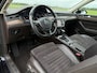 Volkswagen Passat 1.8 TSI Highline Automaat | Panoramadak | Apple CarPlay-Android Auto | Camera | Leder/Alcantara | Clima | PDC |