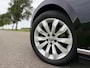 Volkswagen Passat 1.8 TSI Highline Automaat | Panoramadak | Apple CarPlay-Android Auto | Camera | Leder/Alcantara | Clima | PDC |