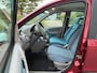 Fiat Panda 1.2 Class 5-Drs Stuurbekrachtiging Airco Electric pakket Audio/CD Dakrails ABS Getint glas Dealeronderhoud Nieuwe Apk!