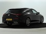 Mercedes-Benz CLA Shooting Brake 180 AMG Nightpakket | Trekhaak | Keyless Go | Sfeerverlichting | Stoelverwarming | Parkeerpakket met Camera | Inclusief 24 maanden Mercedes-Benz Certified garantie voor Europa.