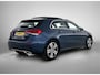 Mercedes-Benz A-klasse 180 Business Solution Luxury | Panoramadak | Sfeerverlichting | Stoelverwarming | Augmented Reality | CarPlay | Inclusief 24 maanden Mercedes-Benz Certified garantie voor Europa.