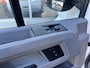 Volkswagen Crafter 35 2.0 TDI L3 Fassi Laadkraan M15A Trekhaak 3500 kg trekgewicht Airco Apple carplay Cruise controle 3-Persoons Kastinrichting Open laadbak Pick-up Euro 6 Bakwagen P-up Telefoonverbinding