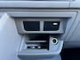 Volkswagen Crafter 35 2.0 TDI L3 Fassi Laadkraan M15A Trekhaak 3500 kg trekgewicht Airco Apple carplay Cruise controle 3-Persoons Kastinrichting Open laadbak Pick-up Euro 6 Bakwagen P-up Telefoonverbinding