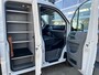 Volkswagen Crafter 35 2.0 TDI L3 Fassi Laadkraan M15A Trekhaak 3500 kg trekgewicht Airco Apple carplay Cruise controle 3-Persoons Kastinrichting Open laadbak Pick-up Euro 6 Bakwagen P-up Telefoonverbinding