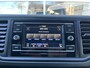 Volkswagen Crafter 35 2.0 TDI L3 Fassi Laadkraan M15A Trekhaak 3500 kg trekgewicht Airco Apple carplay Cruise controle 3-Persoons Kastinrichting Open laadbak Pick-up Euro 6 Bakwagen P-up Telefoonverbinding
