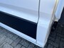 Volkswagen Crafter 35 2.0 TDI L3 Fassi Laadkraan M15A Trekhaak 3500 kg trekgewicht Airco Apple carplay Cruise controle 3-Persoons Kastinrichting Open laadbak Pick-up Euro 6 Bakwagen P-up Telefoonverbinding