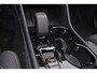 Volvo XC40 B3 Ultra Dark - Panorama/schuifdak - IntelliSafe Assist & Surround - 360º Camera - Harman/Kardon audio - Adaptieve LED koplampen - Verwarmde voorstoelen & stuur - Parkeersensoren voor & achter - Elektr. bedienb. voorstoelen met geheugen links - Draadloze tel. lader - Extra getint glas - Inklapbare trekhaak - 19' LMV