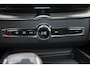 Volvo XC60 T6 Recharge AWD Plus Black Edition - Panorama/schuifdak - IntelliSafe Assist & Surround - 360º Camera - Harman/Kardon audio - Verwarmde voorstoelen, stuur & achterbank - Parkeersensoren voor & achter - Elektr. bedienb. voorstoelen met geheugen - Head up display - Draadloze tel. lader - Extra getint glas - 21' LMV