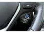 Toyota Auris Touring Sports 1.8 Hybrid Lease Automaat | Panoramadak | Navigatie | Camera | Climate control | Weinig kilometers | Lichtmetalen velgen | Parkeersensoren