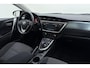 Toyota Auris Touring Sports 1.8 Hybrid Lease Automaat | Panoramadak | Navigatie | Camera | Climate control | Weinig kilometers | Lichtmetalen velgen | Parkeersensoren