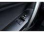 Toyota Auris Touring Sports 1.8 Hybrid Lease Automaat | Panoramadak | Navigatie | Camera | Climate control | Weinig kilometers | Lichtmetalen velgen | Parkeersensoren