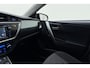 Toyota Auris Touring Sports 1.8 Hybrid Lease Automaat | Panoramadak | Navigatie | Camera | Climate control | Weinig kilometers | Lichtmetalen velgen | Parkeersensoren
