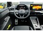 Volkswagen T-Roc 1.5 eTSI 150pk DSG Style R-Line Edition | Panoramadak | Treakhaak | Head-up | 20" Velgen