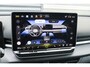 Volkswagen T-Roc 1.5 eTSI 150pk DSG Style R-Line Edition | Panoramadak | Treakhaak | Head-up | 20" Velgen