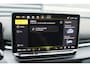 Volkswagen T-Roc 1.5 eTSI 150pk DSG R-Line Edition | Panoramadak | Treakhaak | Head-up | 20" Velgen