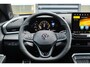 Volkswagen T-Roc 1.5 eTSI 150pk DSG Style R-Line Edition | Panoramadak | Treakhaak | Head-up | 20" Velgen