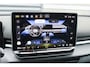 Volkswagen T-Roc 1.5 eTSI 150pk DSG R-Line Edition | Panoramadak | Treakhaak | Head-up | 20" Velgen