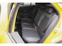 Volkswagen T-Roc 1.5 eTSI 150pk DSG R-Line Edition | Panoramadak | Treakhaak | Head-up | 20" Velgen