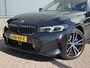BMW 3-Serie Touring 330e xDrive M-Sport PHEV / Shadow Line / Wide Screen / 1500kg Trekgewicht / M-pakket / Panorama dak / Parkeerassistent-pakket / 19" breedset LM wielen / Elektrische achterklep / Elektrische Stoelen / HUD /  Apple Carplay/Android / Stoel Verwarming /