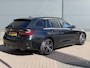 BMW 3-Serie Touring 330e xDrive M-Sport PHEV / Shadow Line / Wide Screen / 1500kg Trekgewicht / M-pakket / Panorama dak / Parkeerassistent-pakket / 19" breedset LM wielen / Elektrische achterklep / Elektrische Stoelen / HUD /  Apple Carplay/Android / Stoel Verwarming /